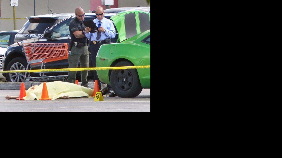 
La policia de Hialeah investiga la muerte de un hombre que fue baleado durante una confrontación con la policía en el Westland Commons Mall.



