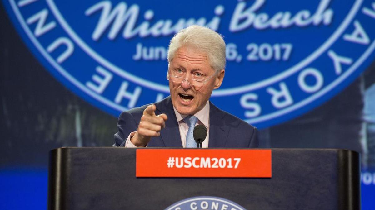 ‘Grupos con diversidad toman mejores decisiones que genios solitarios’, dijo el sábado el ex presidente Bill Clinton en Miami Beach.