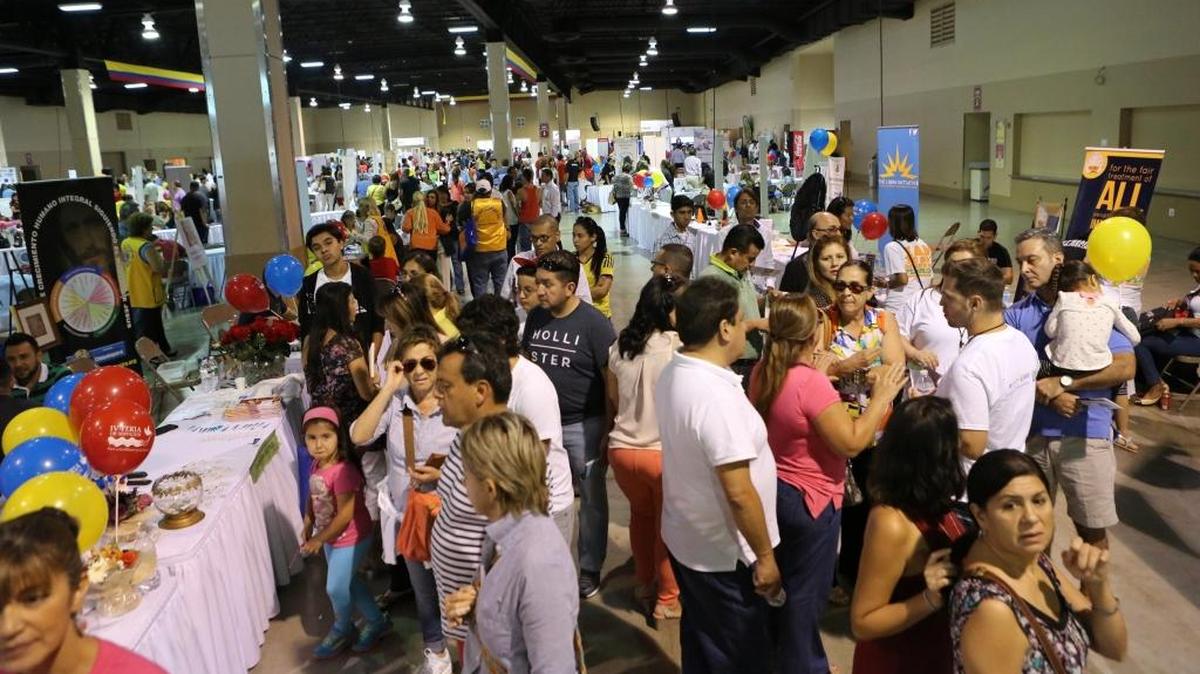 
La feria de servicios para los colombianos de Florida es el evento más importante del consulado general de Colombia en Miami, en todo el año. Reúne representantes de unas 50 organizaciones de servicio y 60 organizaciones locales. Fue realizado en los predios de Expo Center de Miami.
