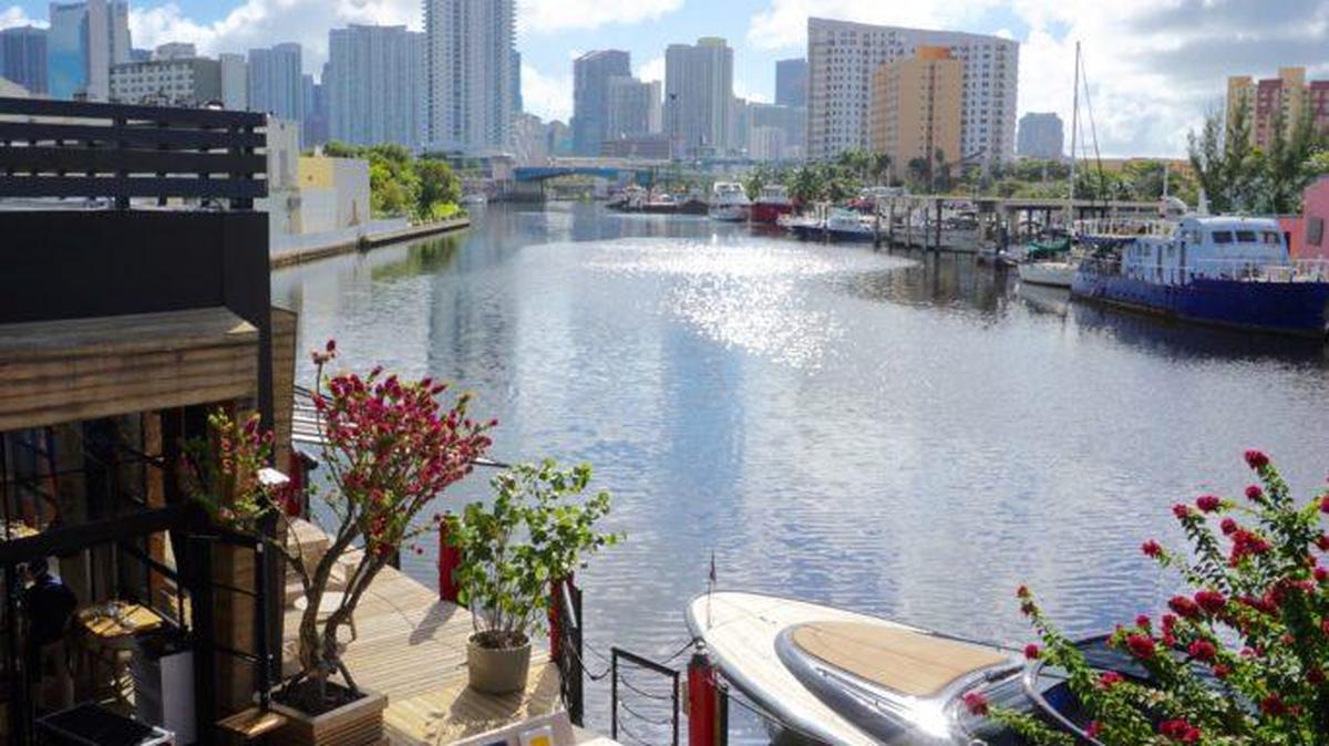 Seaspice Restaurant ubicado en el Río Miami.