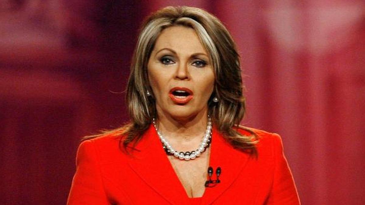 María Elena Salinas y Jorge Ramos durante la presentación de un foro de precandidatos republicanos a la presidencia en diciembre del 2007.