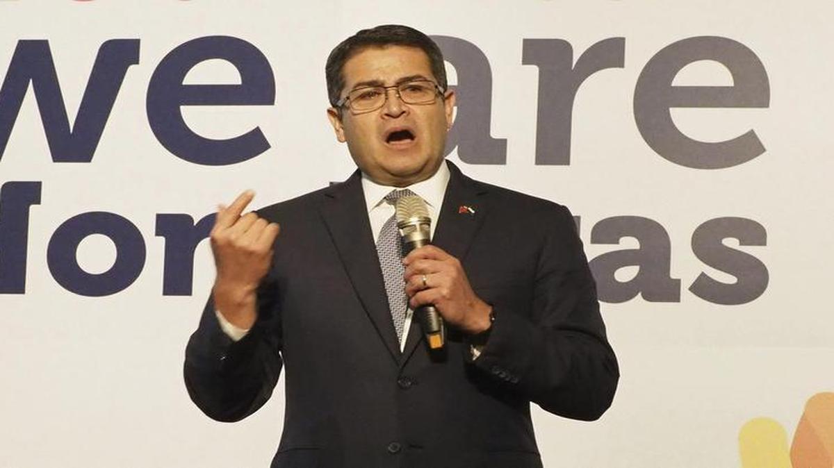 El presidente de Honduras, Juan Orlando Hernández, da un discurso a inicios de octubre en un foro empresarial para promocionar la inversión taiwanesa en ese país.