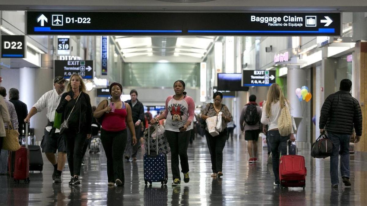 La terminal H del aeropuerto de Miami fue evacuada este lunes por un aviso de bomba.