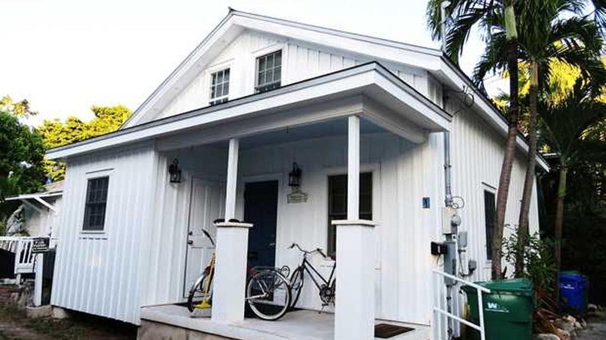 Esta casa en el vecindario Bahama Village, en Cayo Hueso, fue rentada a $395 por noche en el 2014 cuando la tarifa legal era de $211.