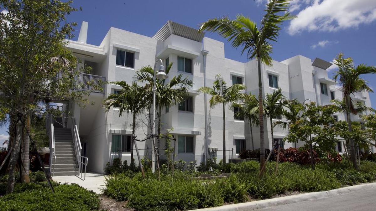 
Un edificio de apartamentos públicos construido por Carlisle Development Group en Fort Lauderdale.


