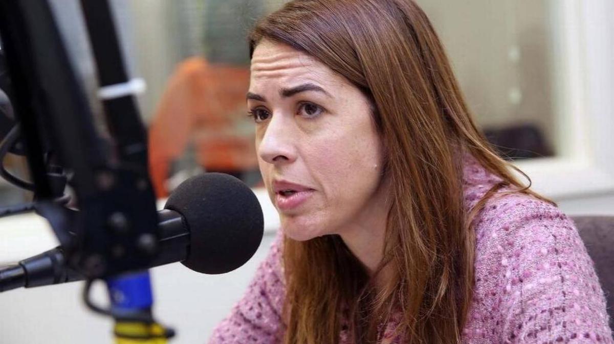 Raquel Regalado, en esta imagen de un debate en WMBM 1490 AM en octubre del 2016, abandona la carrera para reemplazar a Ileana Ros-Lehtinen.