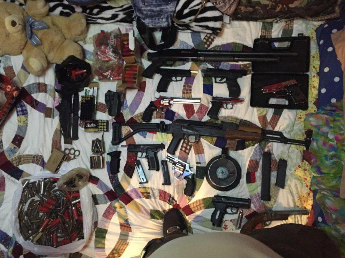 Armas encontradas en la casa de Horvin Ruiz.