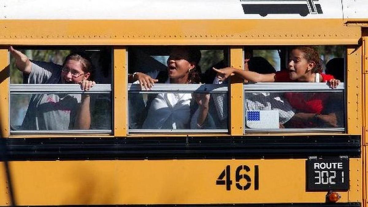 
Los chicos regresan a clases este lunes y como todos los años hay mil cosas que los padres y alumnos deben saber antes de regresar a clases.
