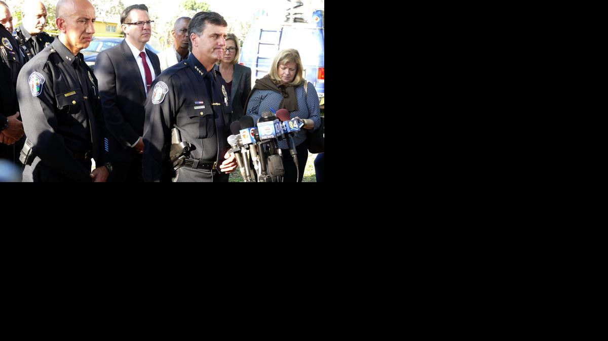
El jefe de la policía de Hollywood, Frank Fernández, habla sobre la muerte del niño Ahizya Osceola, de tres años, cuyo cadáver fue hallado en casa del padre de este.
