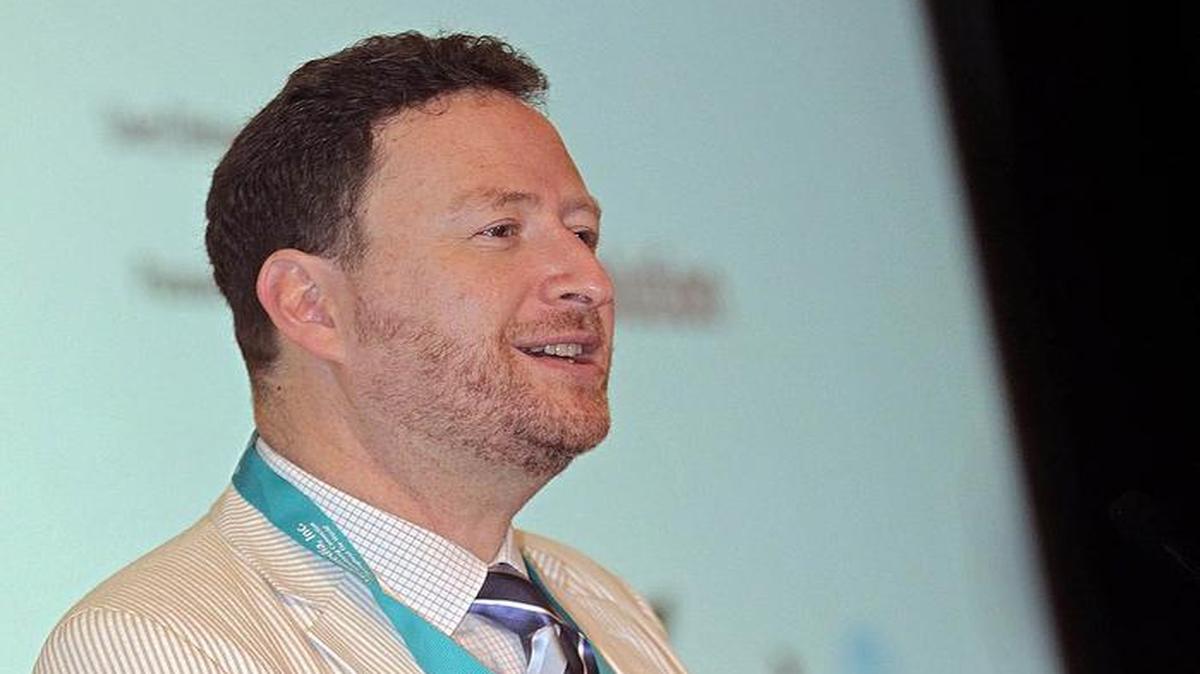 
Marcos Baer, editor de la revista ‘Portada’, da la bienvenida a la séptima reunión anual de LATAM Advertising and Media Summit 2015, en Miami, la cual congrega a representantes de Latinoamérica, Canadá y Estados Unidos.
