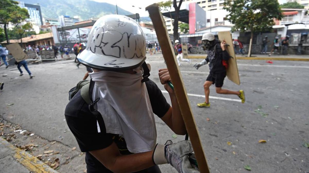 Más de 100 muertos han dejado las protestas contra el régimen de Nicolás Maduro.