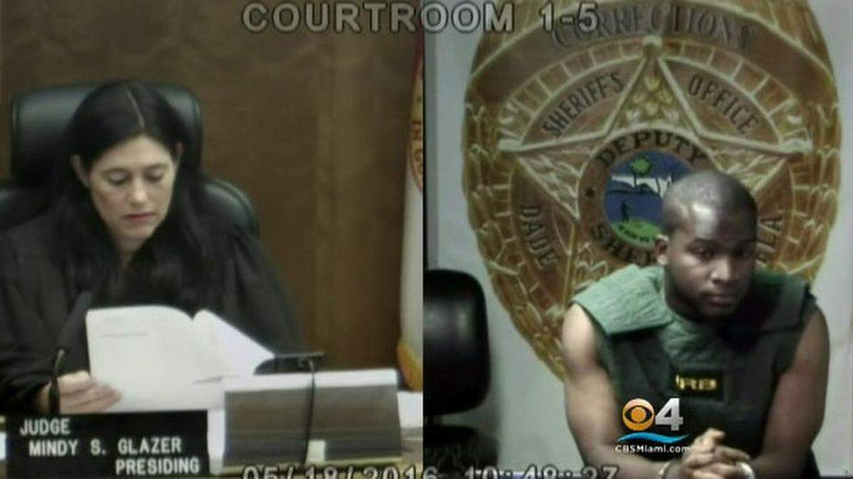 Miller se enfrenta a varios cargos entre los que se encuentran agresión sexual con graves lesiones personales y secuestro con un arma. Cortesía CBS4
