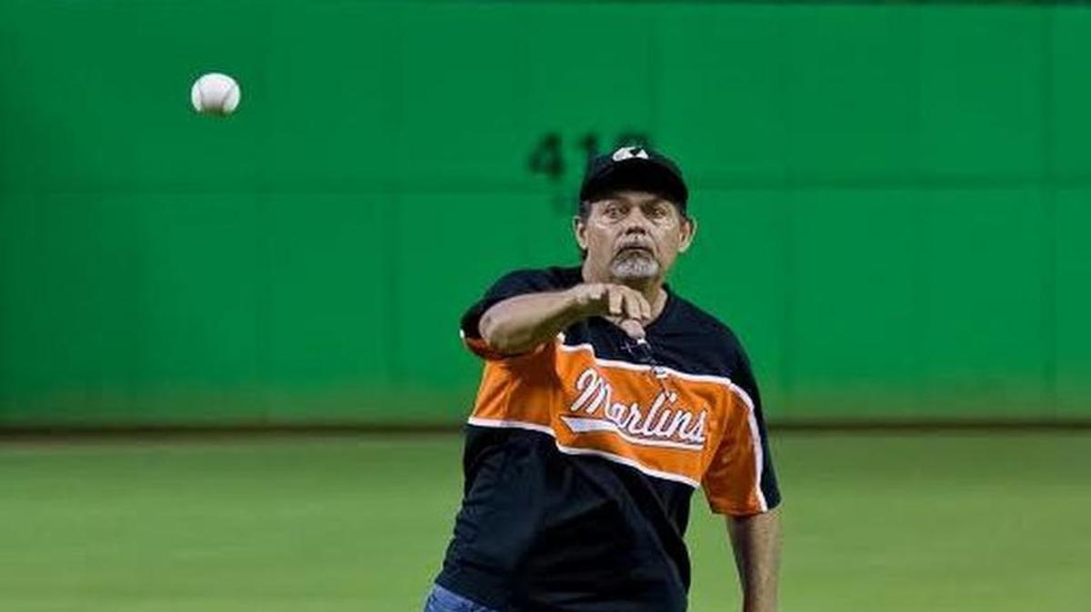 Luis Brande, entrenador y profesor de educación física de Coral Way Bilingual K-8, cuando lanzó la primera pelota en un juego de los Marlins en el 2013.