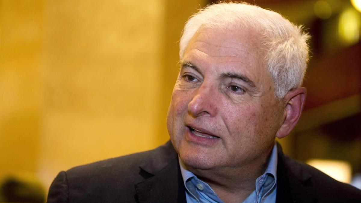 El ex presidente panameño Ricardo Martinelli permanece detenido en Miami desde el 12 de junio, a la espera de que se determine si será extraditado o no a Panamá. En la foto, durante una visita a Guatemala en el 2015.