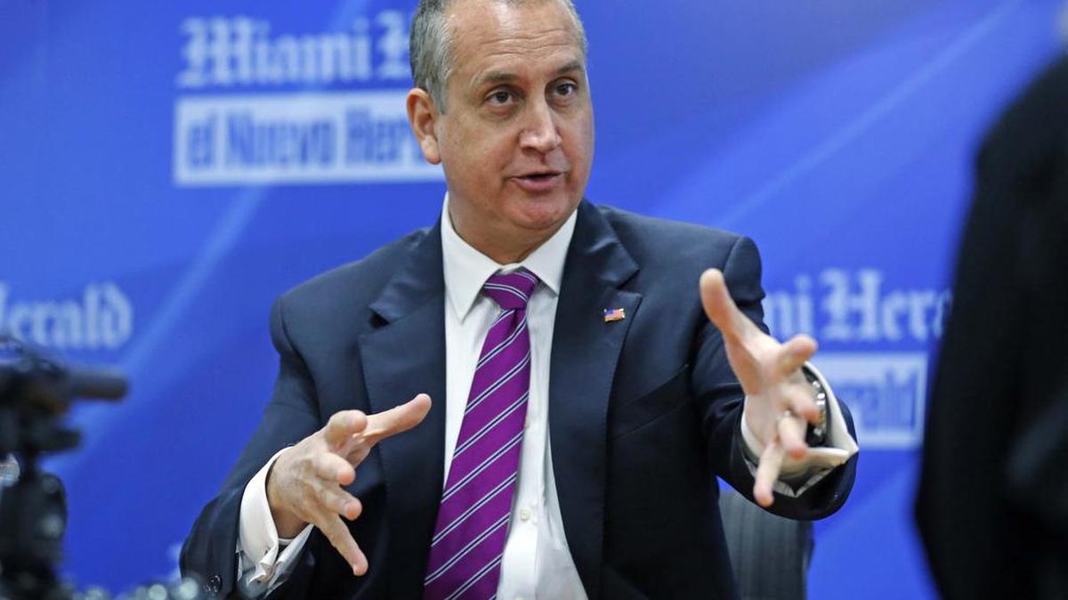 El congresista cubanoamericano Mario Díaz-Balart, republicano del sur de Florida, dijo el miércoles que aunque no apoyará abiertamente al candidato presidencial de su partido Donald Trump, tiene la intención de votar por él.