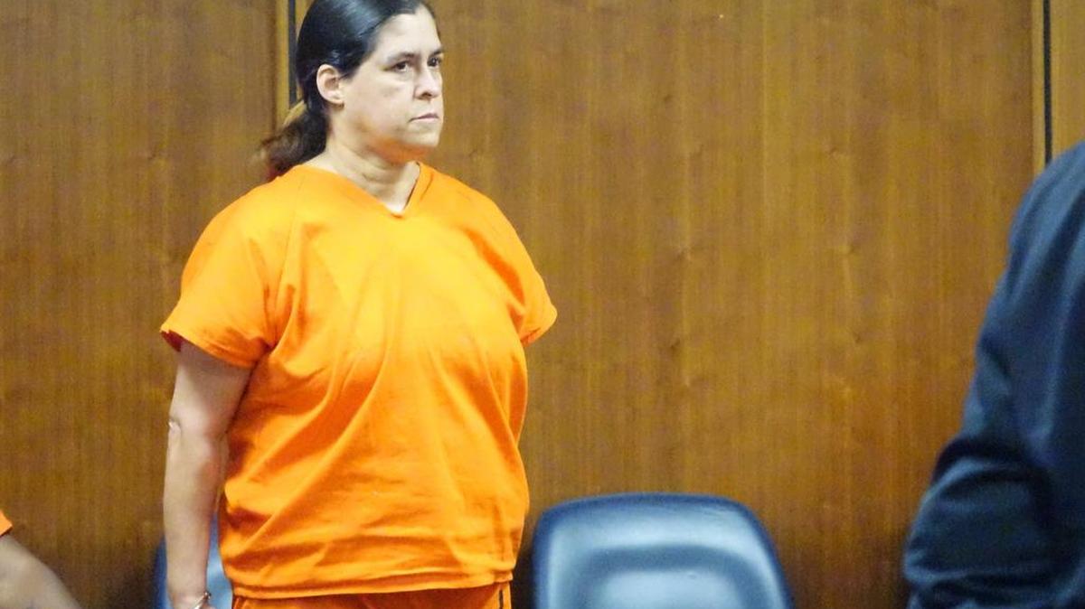 María Cabrera González en la corte el viernes cuando es instruida de cargos en Miami-Dade.