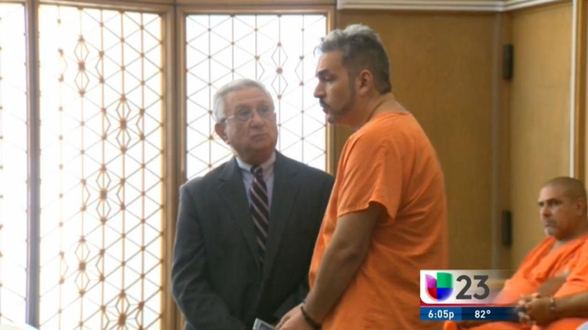 José Robusto, de 43 años, comparece ante un juez el lunes en Miami. Robusto está acusado de homicidio involuntario y practicar medicina sin licencia.