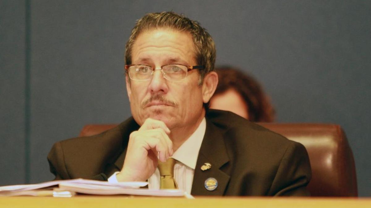 José “Pepe” Díaz, comisionado del Condado de Miami-Dade, durante una reunión de la Comisión. Foto de archivo.