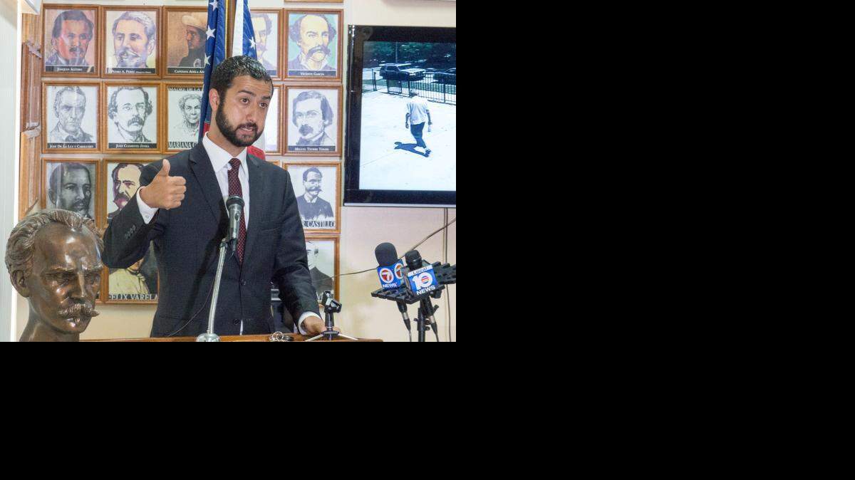 
Mouaz Moustafa, de la Coalición por una Siria Democrática, durante una conferencia de prensa el viernes organizada por la Asamblea de la Resistencia Cubana.
