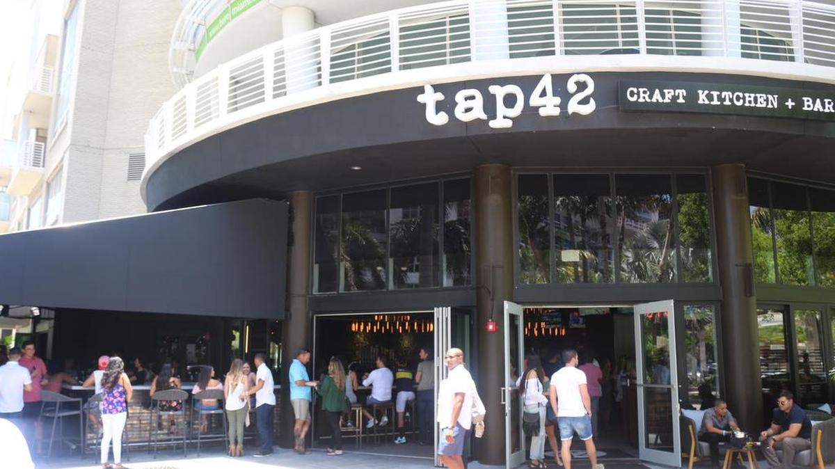 El Tap 42 Craft Kitchen & Bar en Wynwood, uno de los negocios que se financió con fondos EB-5, abrió sus puertas en junio.