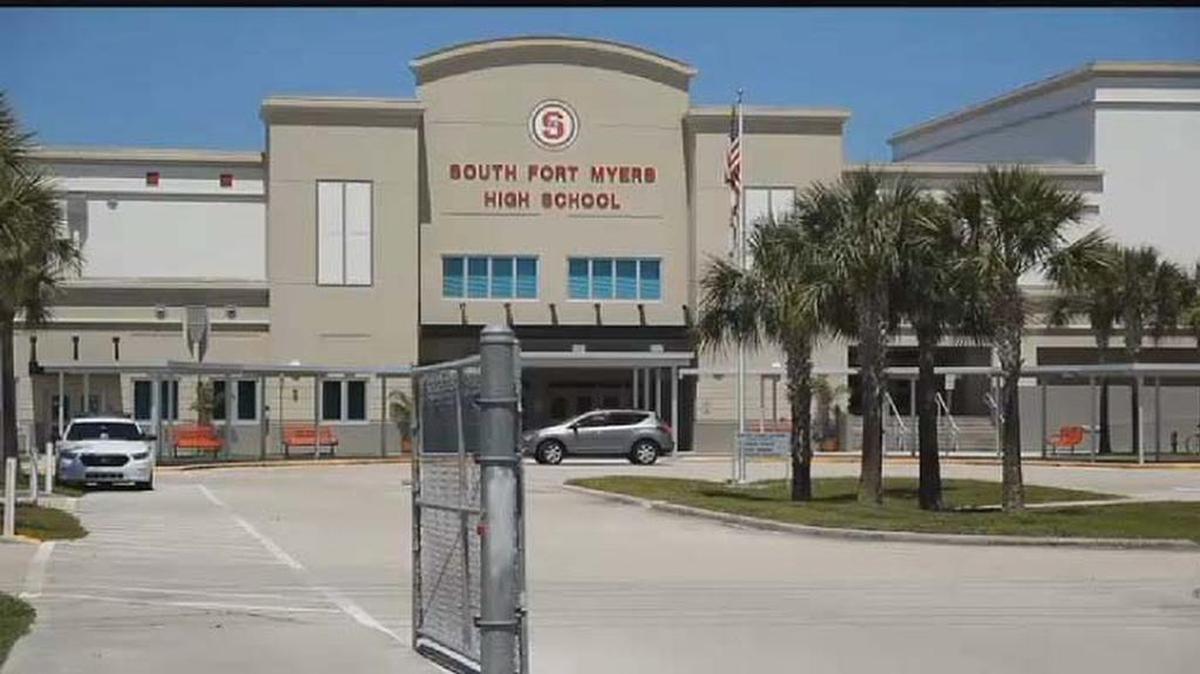 En esta escuela de Fort Myers fue donde tuvo lugar el incidente donde más de una decena de varones tuvieron relaciones sexuales con una menor de 15 años.