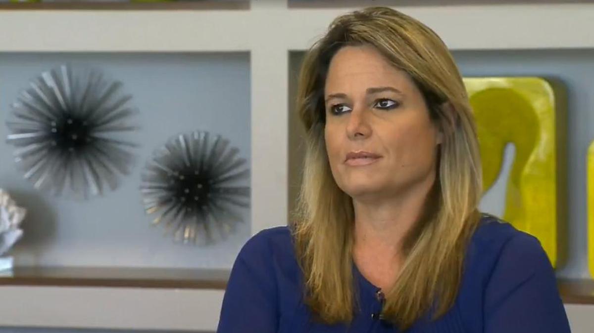Evelyn Fernández, teniente de la policía de Miami-Dade, denunció al ex alcalde Carlos Álvarez de agresión física.