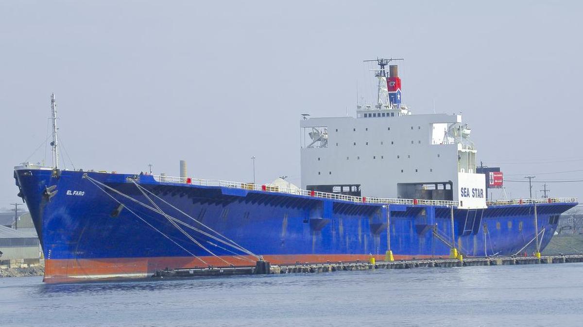 Foto del 21 de marzo de 2010 proporcionada por William Van Dorp muestra el buque de carga de El Faro atracado en Baltimore.