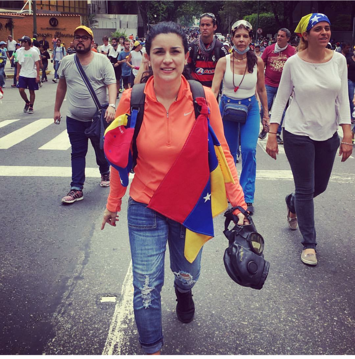 Karina viajó a Caracas para participar en la marcha del 19 de abril