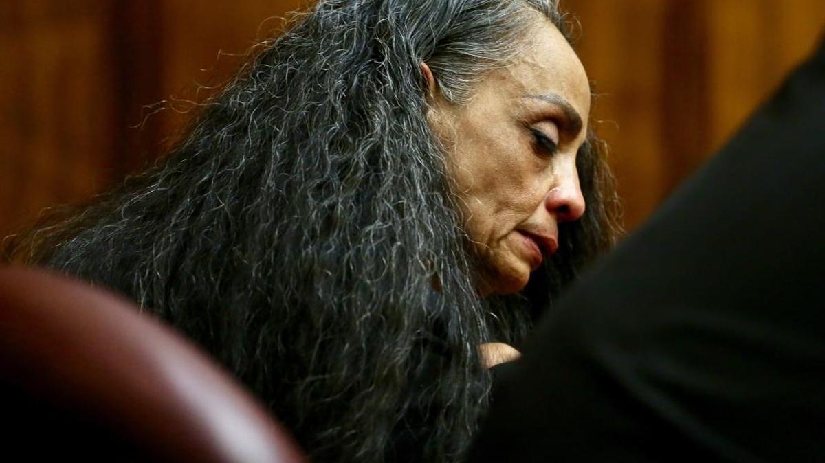 Ana María Cardona está sometida a juicio por tercera vez por la muerte en 1990 de su hijo Lázaro "Baby Lollipops" Figueroa. En esta imagen del 4 de diciembre del 2017 se la ve llorando en el tribunal.