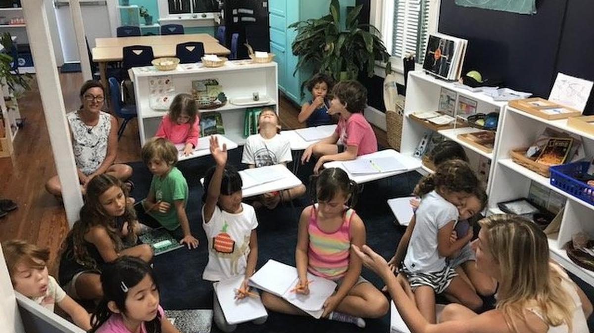 Estudiantes en la escuela Montessori Children en Cayo Hueso, cuentan su experiencia con el huracán Irma el 27 de septiembre de 2017.