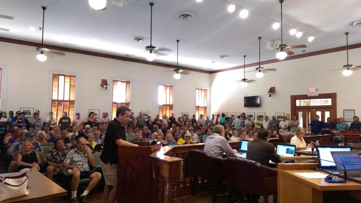 La Comisión de Cayo Hueso escuchó la opinión de un nutrido grupo de personas que están en contra de compañías como Uber.