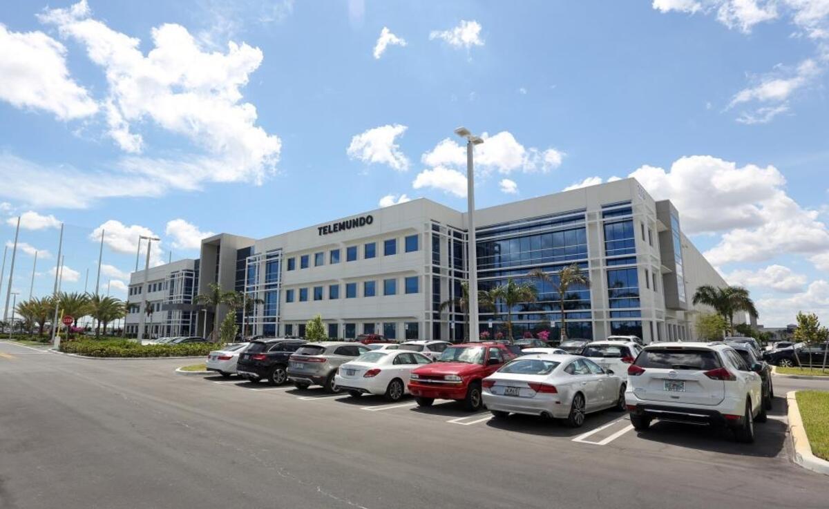 Vista exterior de la nueva sede de Telemundo, que se inaugura el 9 de abril.