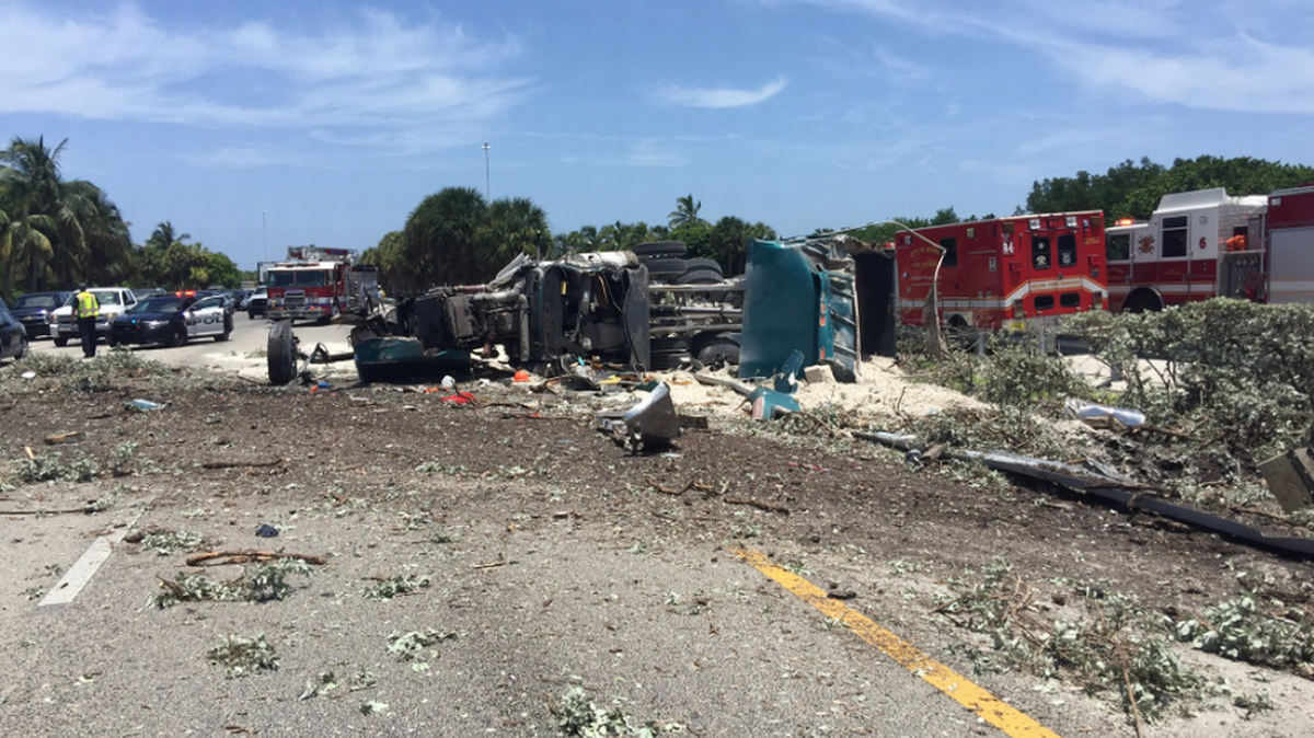 El accidente podría causar grande demoras este martes durante la hora pico.