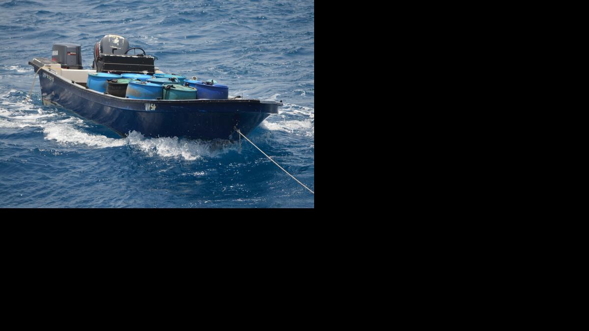 
La foto de la Guardia Costera de EEUU muestra el bote de motor interceptado frente a las costas de Nicaragua en el 2012.
