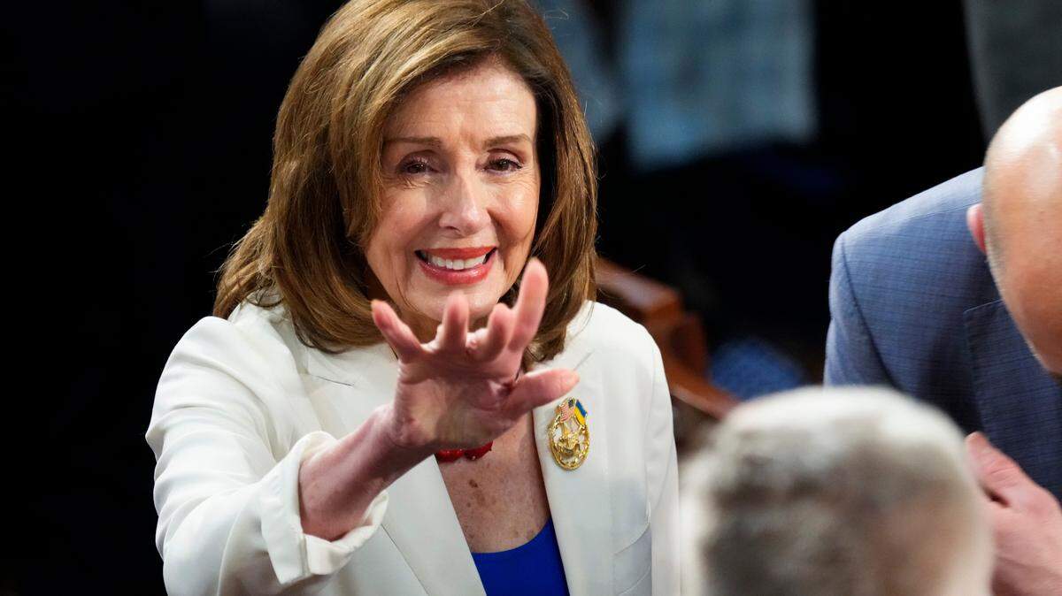 7 de marzo de 2024; Washington, DC, Estados Unidos; La representante Nancy Pelosi (D-Ca) ante el presidente Joe Biden pronuncia el discurso sobre el estado de la Unión ante el Congreso en el Capitolio de los Estados Unidos.