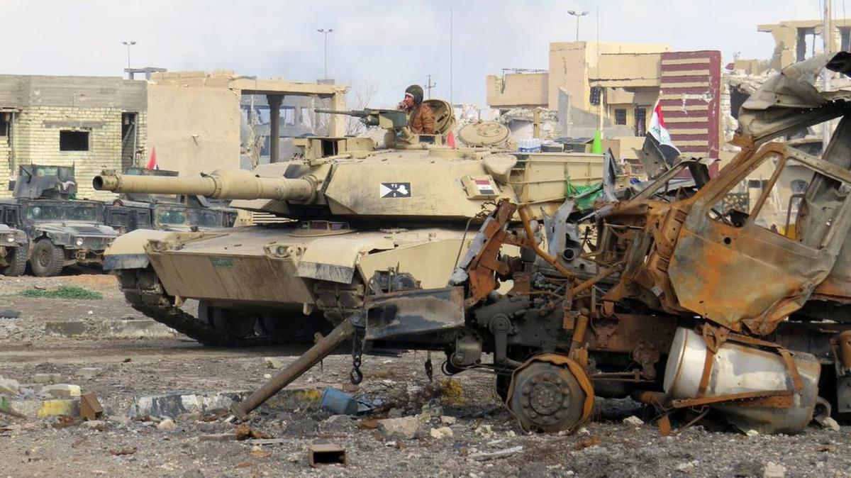 Los combates causaban estragos en los alrededores de la antigua sede del gobierno provincial en el centro de Ramadi, capital de la provincia de Al Anbar (oeste), poblada mayoritariamente por sunitas.