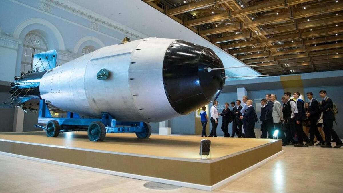 
Llamada oficialmente AN602, esta bomba de hidrógeno que fue probada con éxito en 1961 forma parte de una exposición sobre la historia nuclear rusa que se puede ver en el Manège de Moscú
