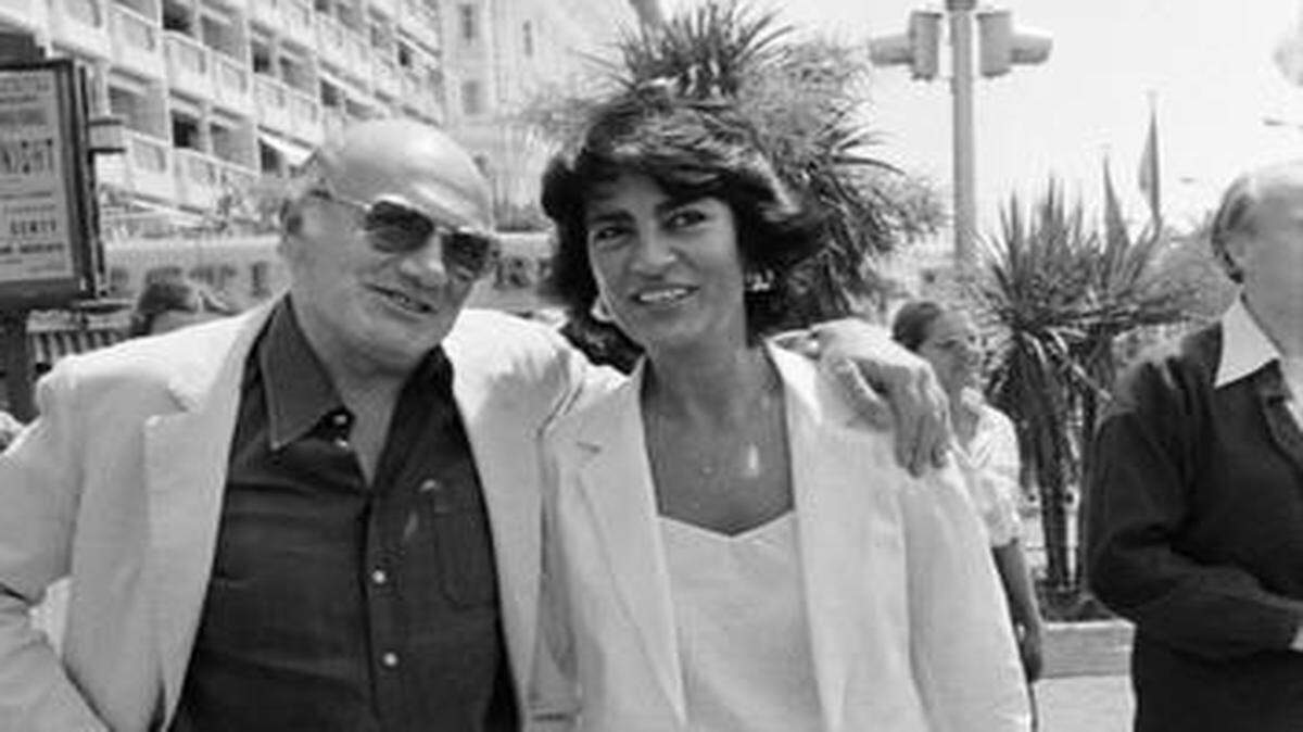 
El director de cine italiano Francesco Rosi (izq.) con la actriz griega Irene Papas en 1979. 
