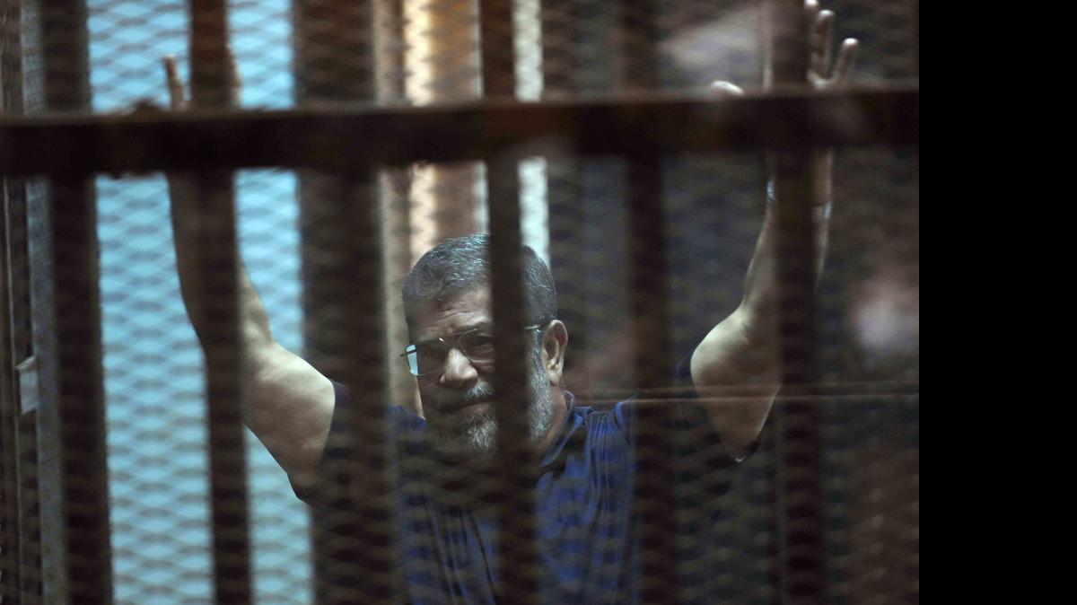 
Mursi ya había sido condenado a 20 años de cárcel en abril en un primer proceso, por incitar a reprimir a manifestantes opositores el tiempo que estuvo en el poder, entre 2012 y 2013.
