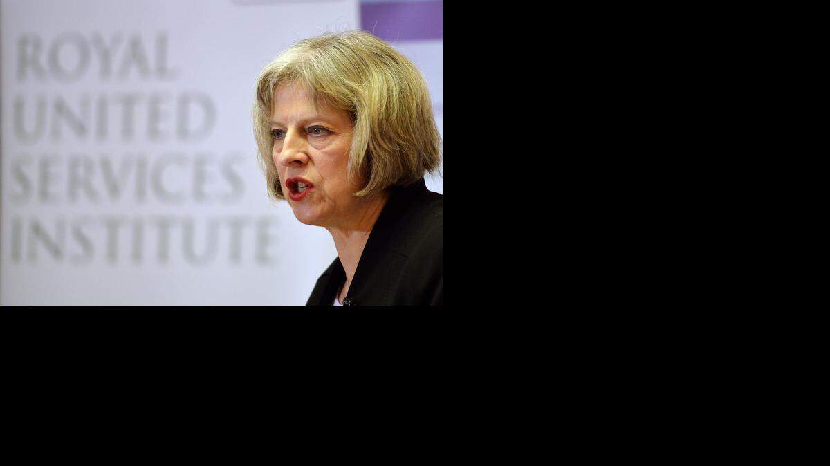 
Theresa May, ministra del Interior de Gran Bretaña, dijo que prohibir el regreso de yihadistas es esencial para hacer frente a las amenazas que afronta el país.
