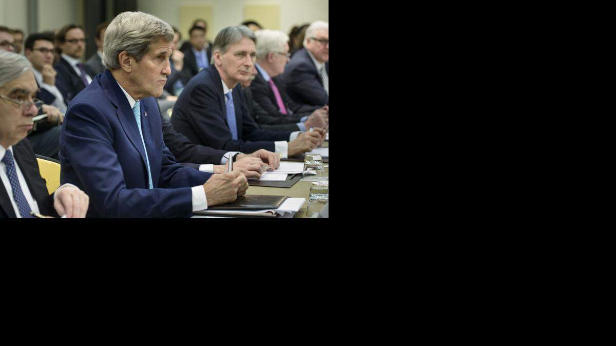 
El secretario de Estado John Kerry, que planeaba dejar las conversaciones el martes se quedará hasta el miércoles.
