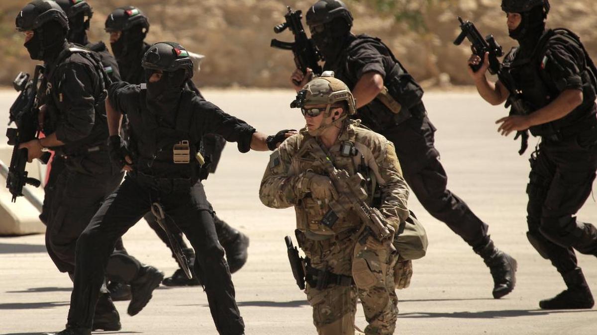 Fuerzas iraquíes, de Jordania y de EEUU participan en un ejecicio de entrenamiento contra el Estado Islámico.