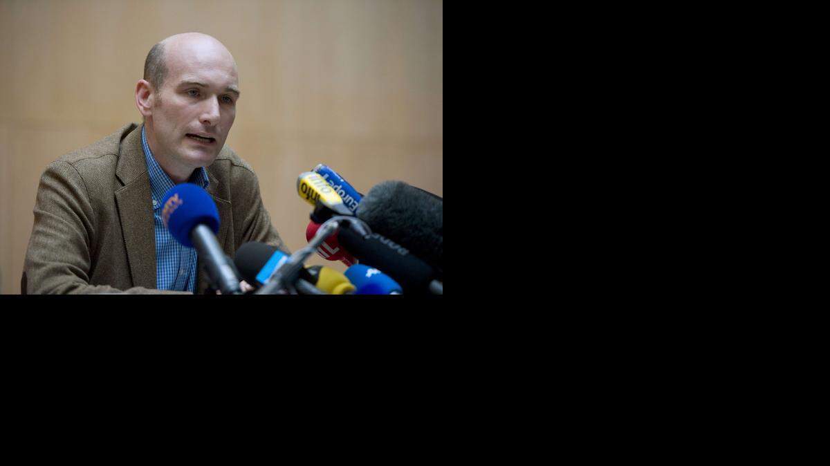 <cutline_leadin>Henin estuvo</cutline_leadin> cautivo durante un tiempo con los periodistas estadounidenses James Foley y Steven Sotloff, decapitados por el grupo Estado Islámico.