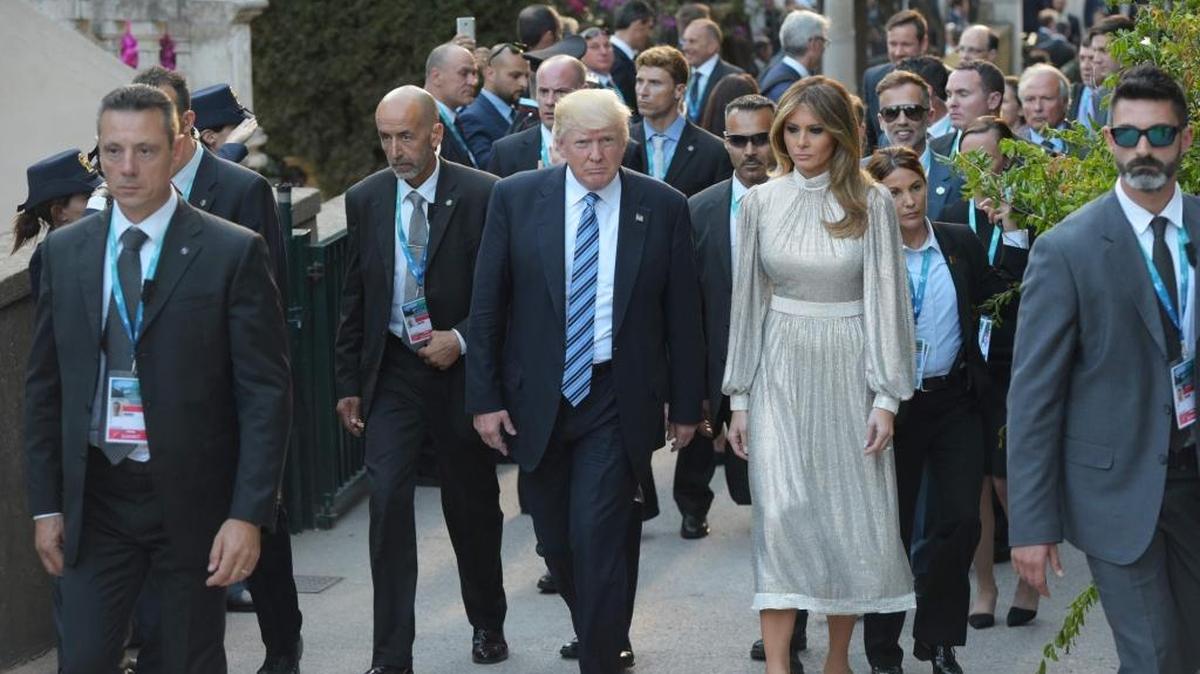 Donald Trump y la Primera Dama Melania Trump a su llegada al concierto de La Scala Philharmonic Orchestra en el Antiguo Teatro Griego de Taormina. Foto del 26 de mayo, 2017.