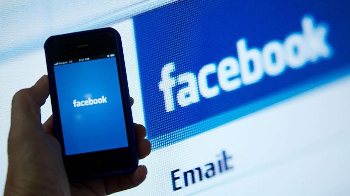 La red social Facebook bloquea cada semana un millón de mensajes que promueven el terrorismo o las ideologías radicales, algo que conlleva el cierre de todas las cuentas asociadas con esta actividad, según afirmó este jueves el responsable de la lucha antiterrorista en la ONU, Jean-Paul Laborde.
