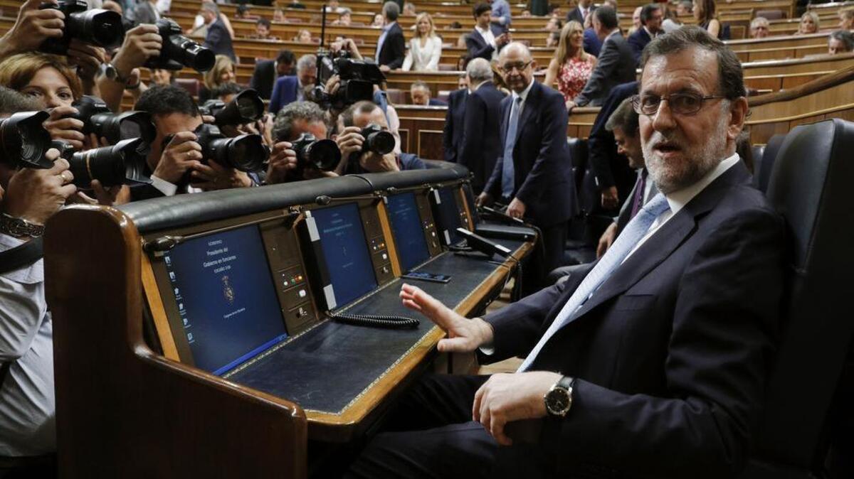 El presidente del Gobierno en funciones, Mariano Rajoy, al inicio de la sesión constitutiva de las Cortes Generales de la XII Legislatura que tiene lugar hoy en el Congreso de los Diputados.