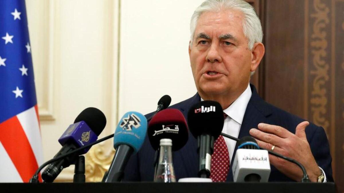El secretario de Estado de EEUU, Rex Tillerson, participa en una conferencia de prensa con el canciller de Catar, el domingo en Doha.