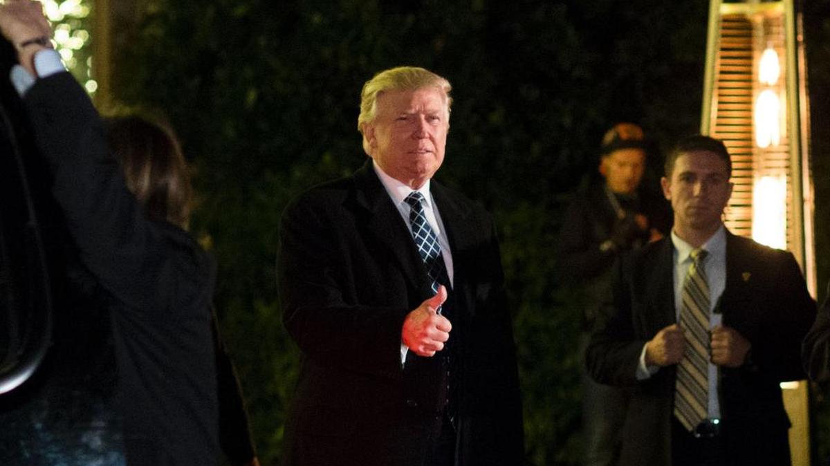 El presidente electo de Estados Unidos, Donald Trump, llega a una fiesta el 3 de diciembre de 2016 en Long Island, Nueva York
