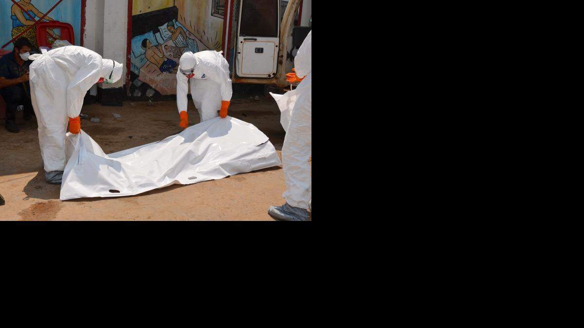 
Desde que se reportaron los primeros casos hace seis meses, la cifra total en Africa occidental ha alcanzado un estimado de 5,800 enfermos y más de 2,800 fallecidos. 
