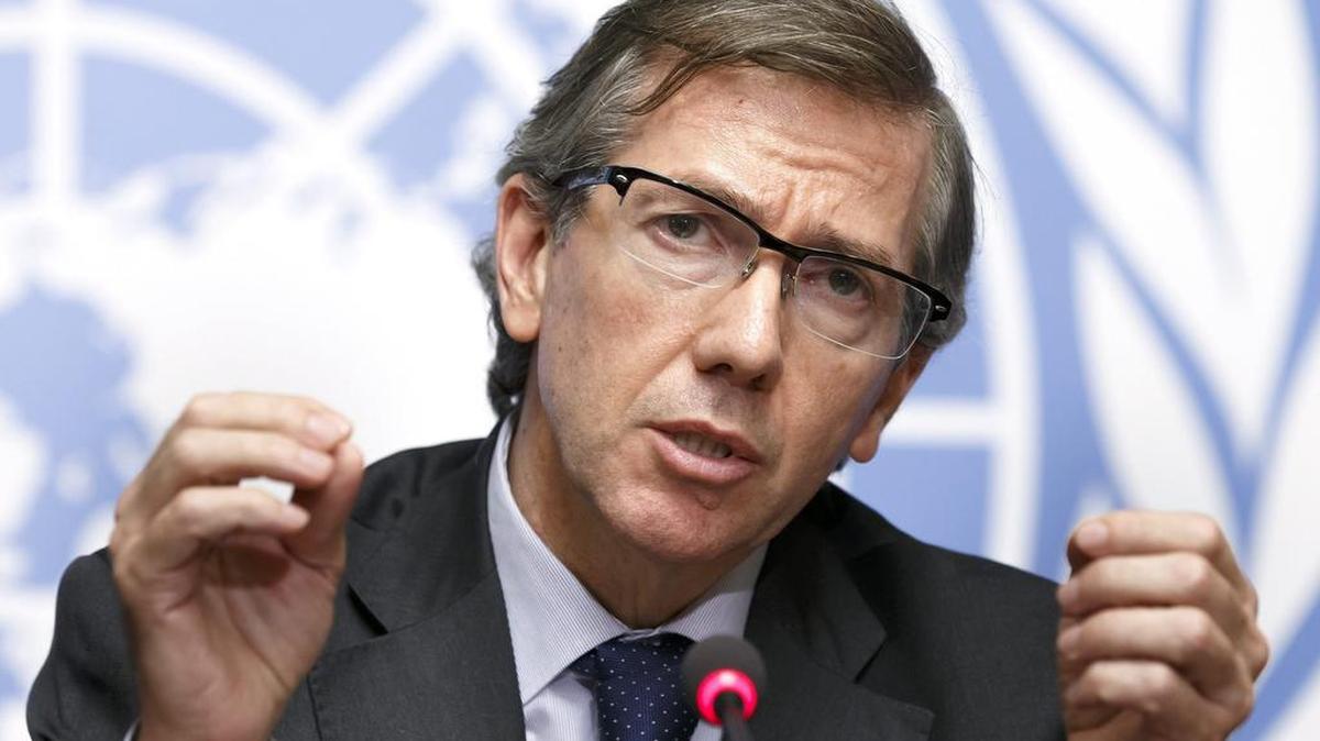 
El enviado especial de la ONU para Libia, Bernardino León durante una rueda de prensa tras su intervención en una mesa de diálogo sobre la crisis Libia celebrada en la sede de Naciones Unidas en Ginebra, Suiza, este martes.
